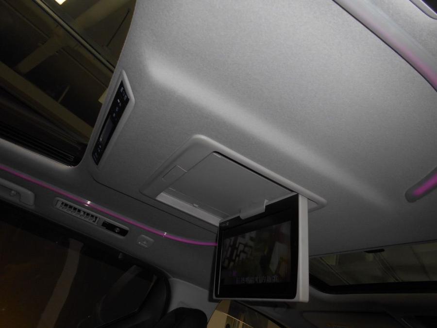 Alphard 2.5 Hybrid SRC Modellista - Image 9